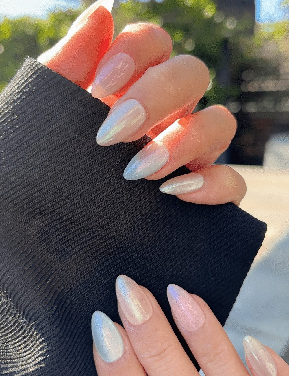 Pearlescent Almonds with Strong Iridescence Pearlescent Almonds with Strong Iridescence — Iridescent Nails