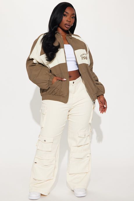 Brown and Cream Colorblock Windbreaker with Cargo Pants Brown and Cream Colorblock Windbreaker with Cargo Pants — Windbreaker Outfits