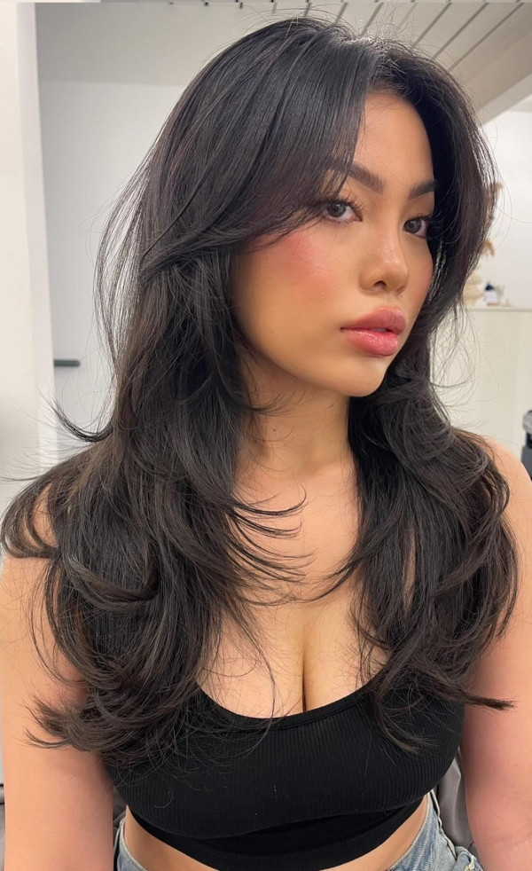 Long Butterfly Cut With Blue Undertones — Volumizing Haircuts for Thin Hair