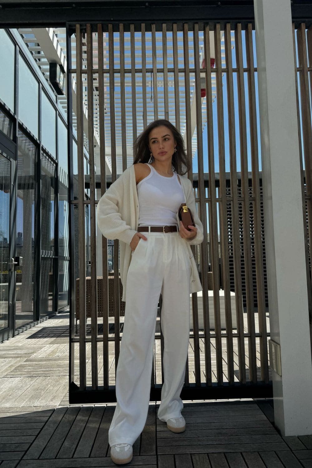 Knit Cardigan with Tank Top and White Linen Palazzo Pants Knit Cardigan with Tank Top and White Linen Palazzo Pants — Palazzo Pants Outfits