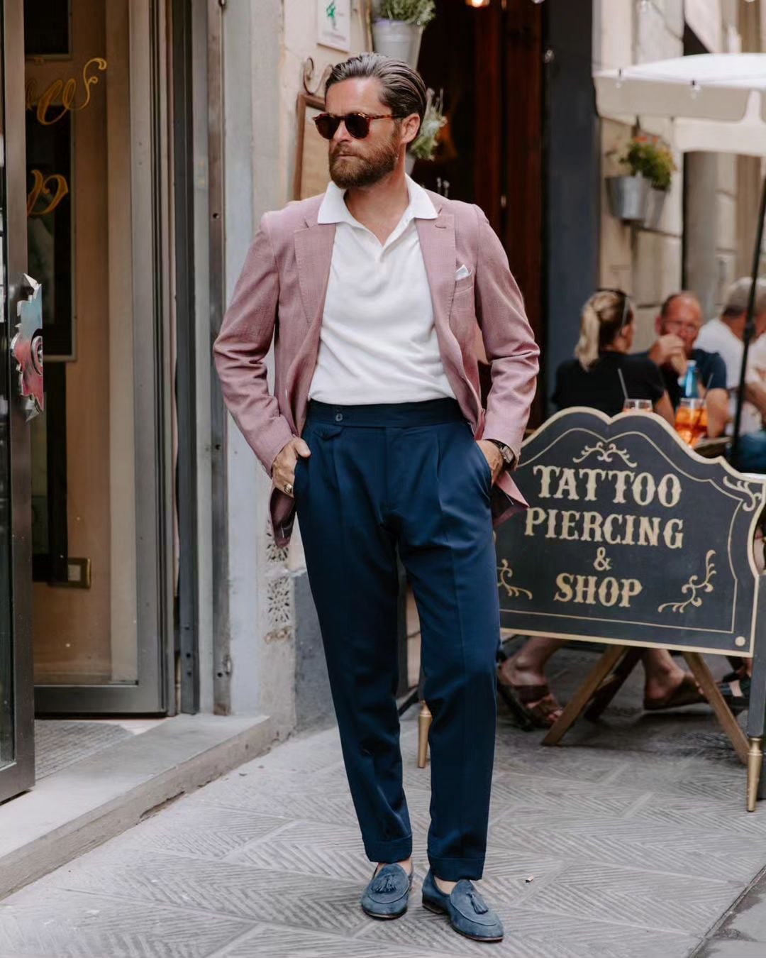 Pink Textured Blazer for Smart Casual Vacation Style Pink Textured Blazer for Smart Casual Vacation Style — Mens Vacation Outfits