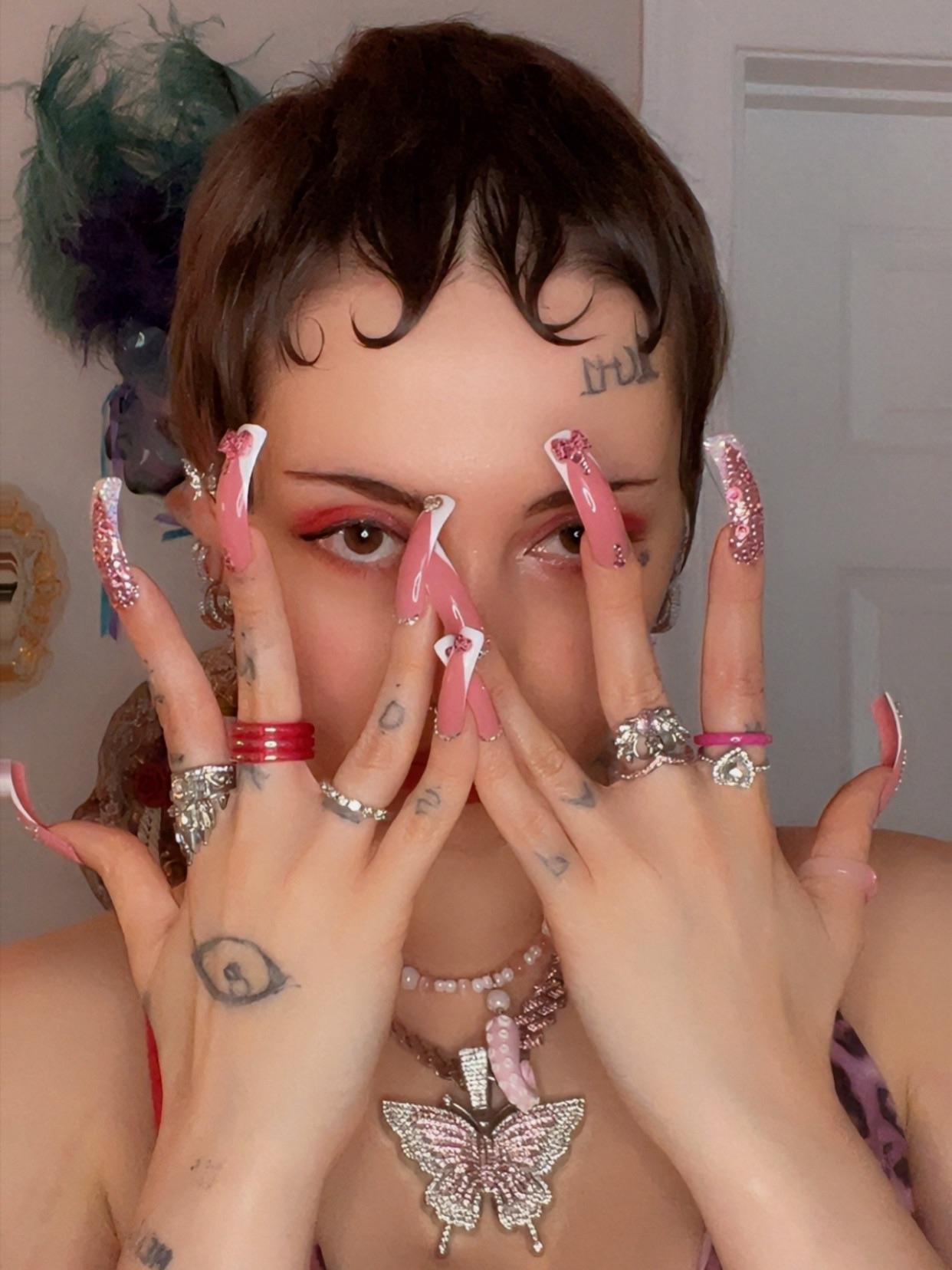 McBling Glam: Embellished Nails, Butterfly Necklace, and Rings McBling Glam: Embellished Nails, Butterfly Necklace, and Rings — McBling Outfits