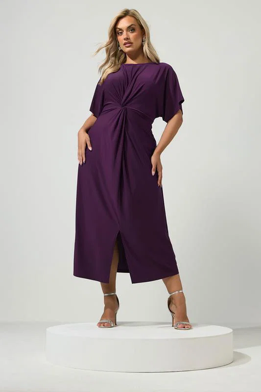 Draped Wrap Dress for an Elegant Evening Draped Wrap Dress for an Elegant Evening — Outfits for Apple Shape