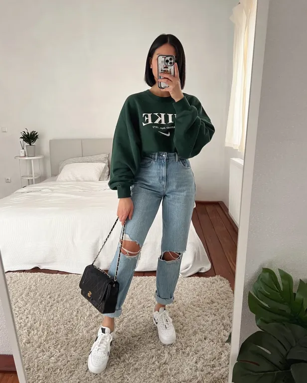 Ripped Mom Jeans with Oversized Green Graphic Sweatshirt — Mom Jeans Outfits