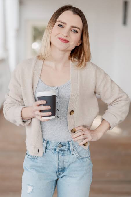 Ribbed Bodysuit with Cardigan and Straight-Leg Jeans — Bodysuit Outfits