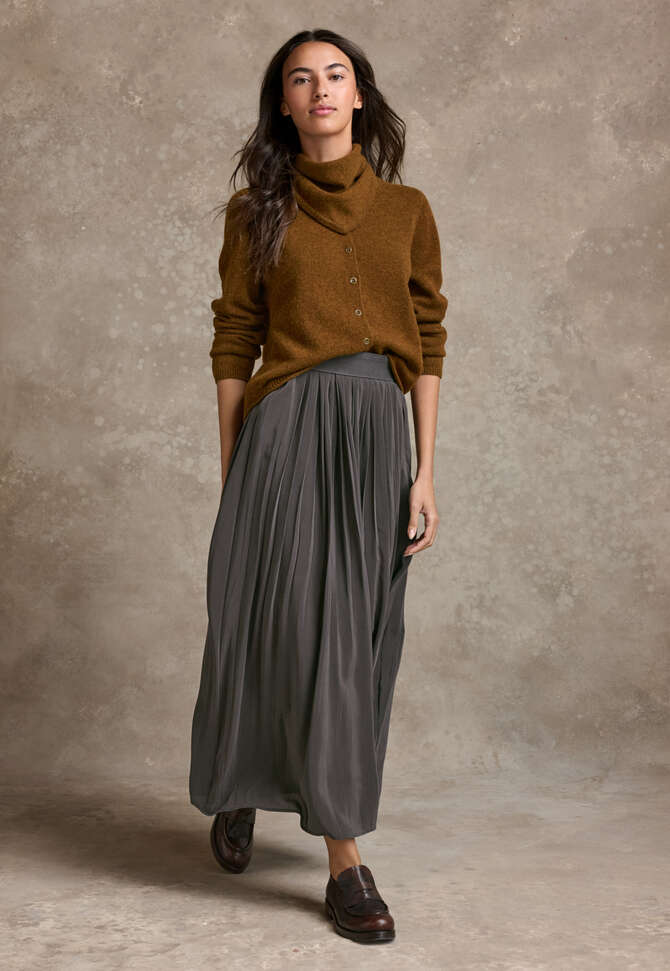 Asymmetrical Neckline Top with Flowing Silk Maxi Skirt Asymmetrical Neckline Top with Flowing Silk Maxi Skirt — Pleated Skirts