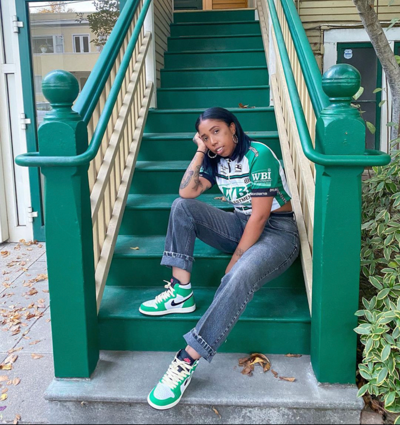 Green And White High-Top Sneakers Outfit Idea Green And White High-Top Sneakers Outfit Idea — Jordan Outfits