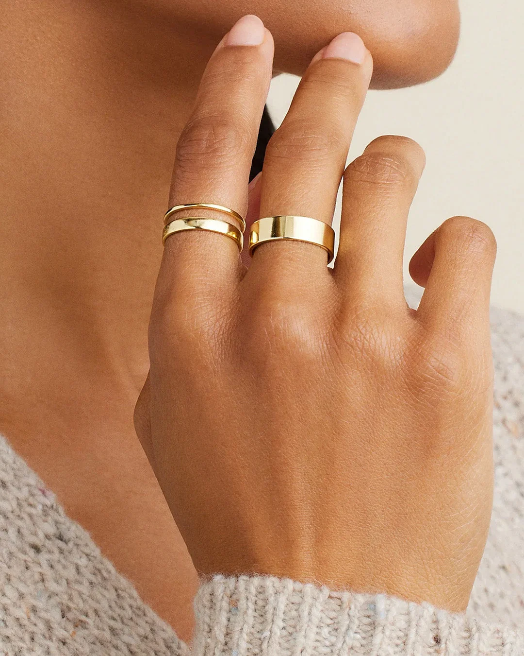 Minimalist Gold Rings on the Index Finger Minimalist Gold Rings on the Index Finger — Stacked Rings