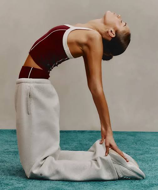 Athletic Grey Sweatpants Paired with Maroon Bra Athletic Grey Sweatpants Paired with Maroon Bra — Lululemon Outfits