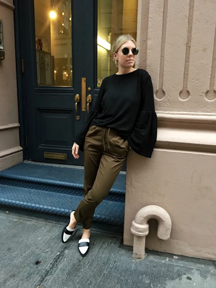 Bell-Sleeve Sweater with Satin Cargo Pants Bell-Sleeve Sweater with Satin Cargo Pants — Zara Outfits