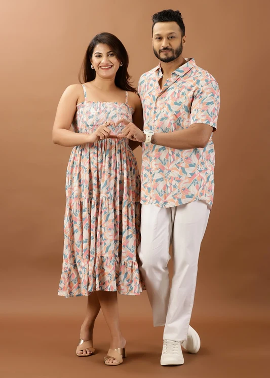 Casual Vacation in Abstract Leaf Print — Matching Couple Outfits