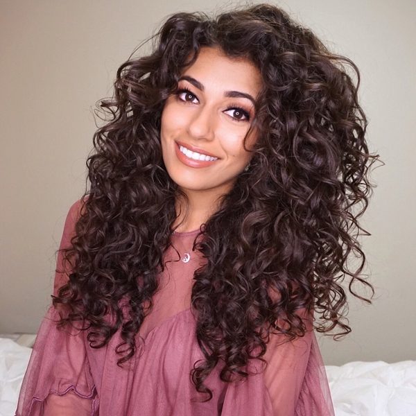 Mid-Back Loose Curls With Caramel Highlights Mid-Back Loose Curls With Caramel Highlights — 3A Hairstyles