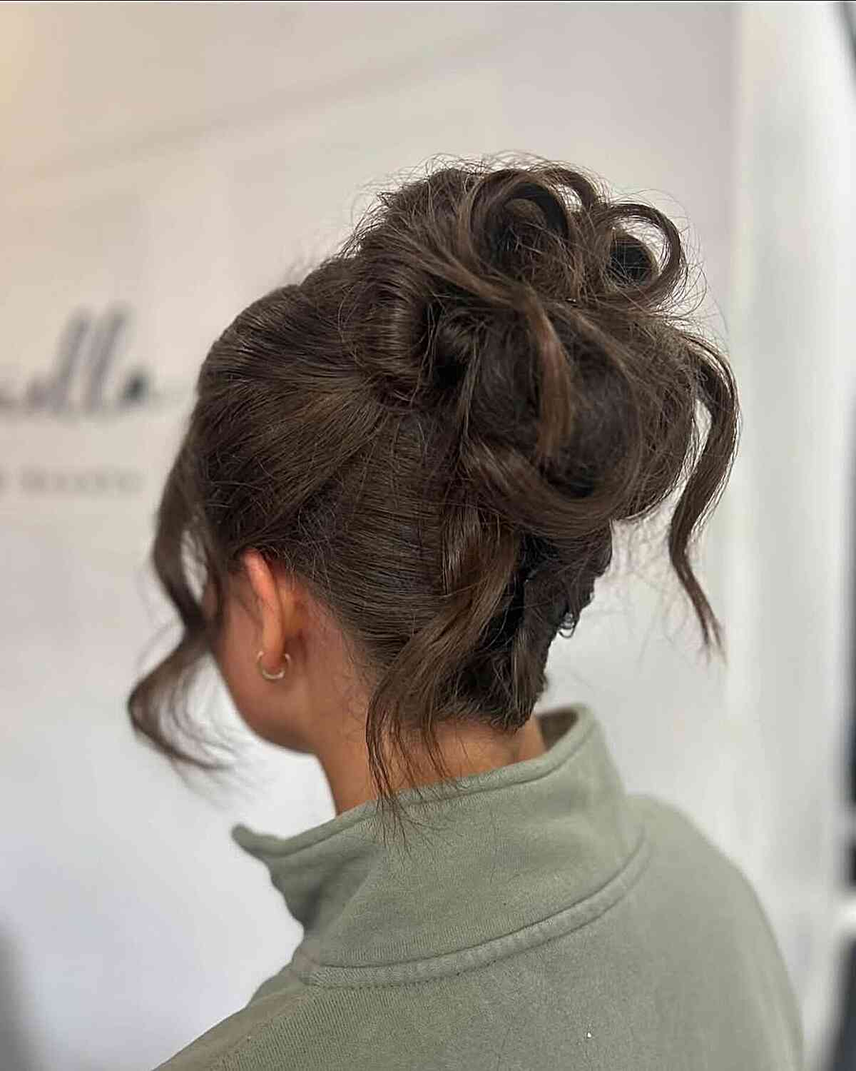 Messy Bun With Face-Framing Tendrils — Heatless Hairstyles