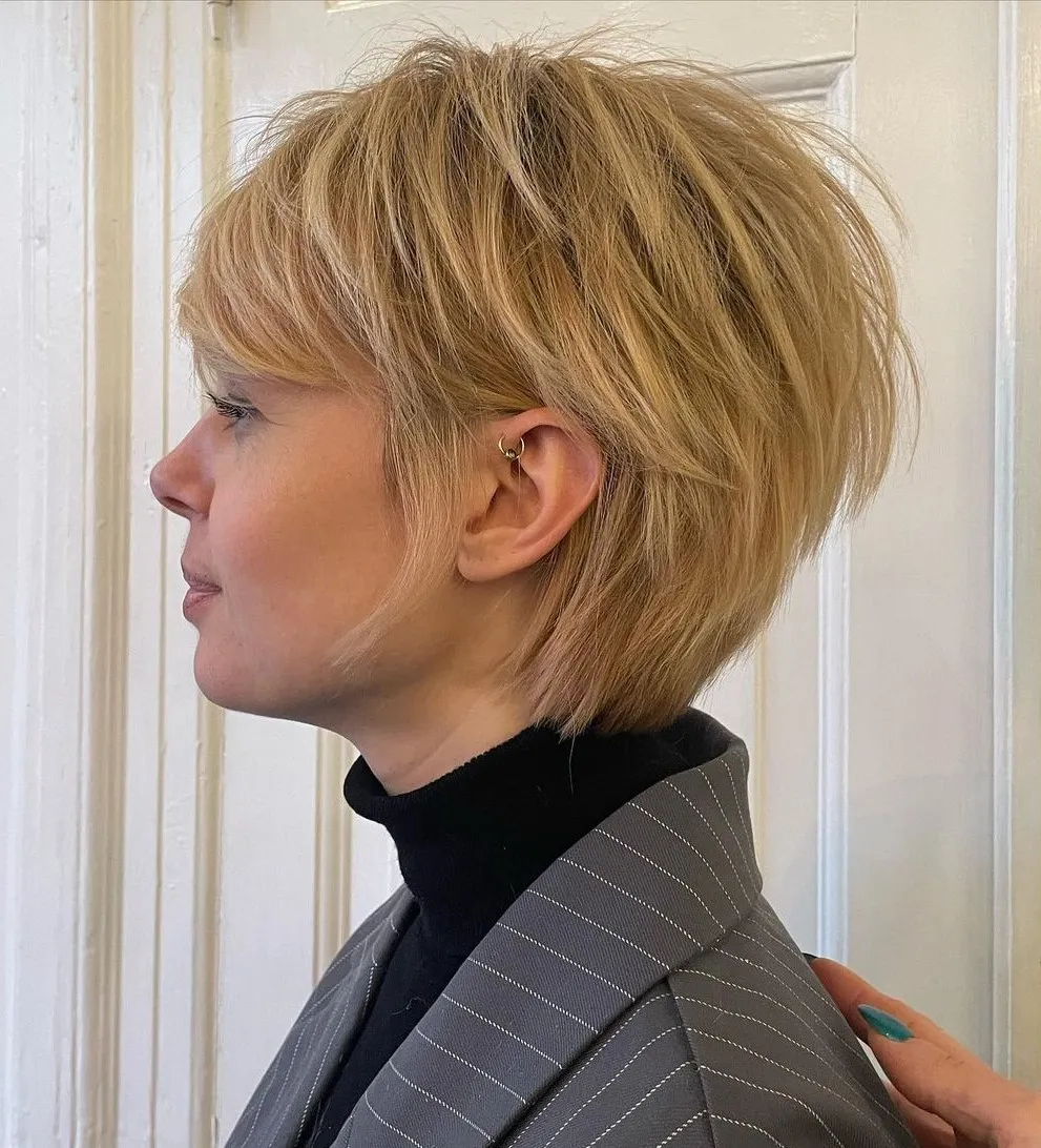 The DIY Messy Shag With Blunt Bangs The DIY Messy Shag With Blunt Bangs — Messy Hairstyles
