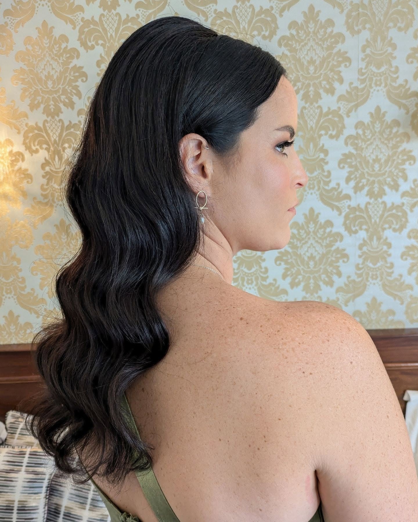Deep Glossy Waves With Wet Look — Slick Back Hairstyles