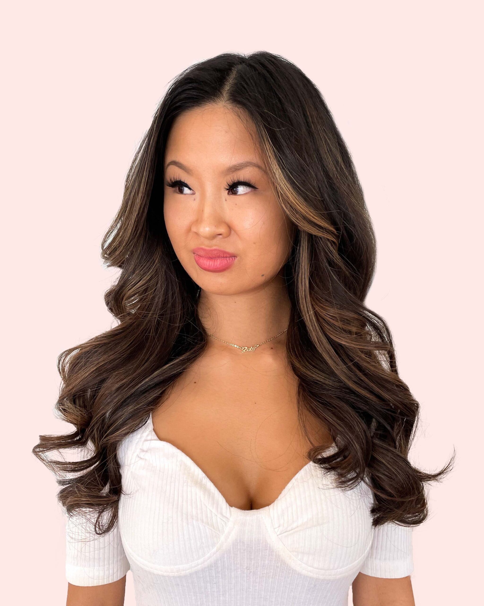 Voluminous Honey Blonde Blowout Voluminous Honey Blonde Blowout — Loose Curls