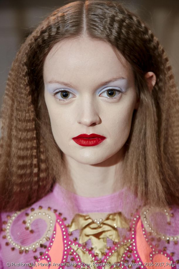 Deep Crimp Collarbone Cut — Crimped Hair