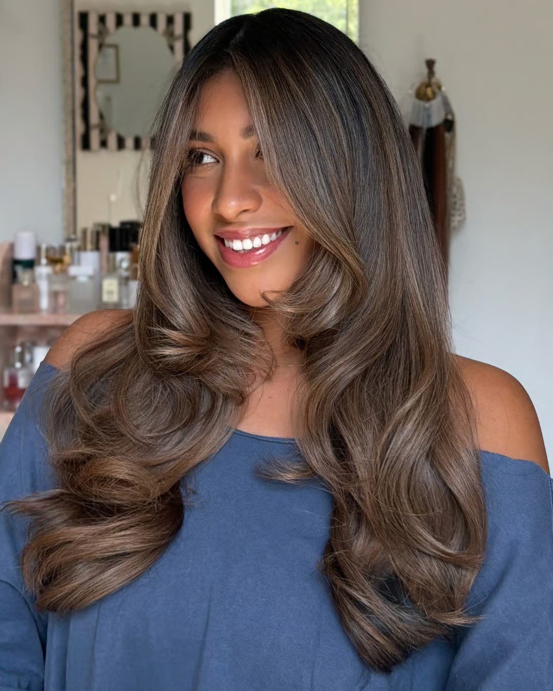 Collarbone Dark Brown Base with Face-Framing Light Brown Highlights Collarbone Dark Brown Base with Face-Framing Light Brown Highlights