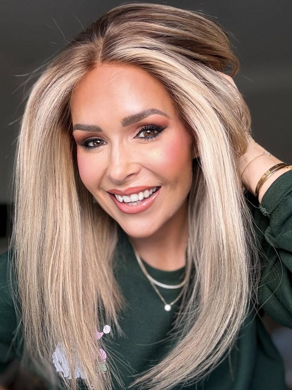 Collarbone Layers With Dark Blonde Shadow Root Collarbone Layers With Dark Blonde Shadow Root