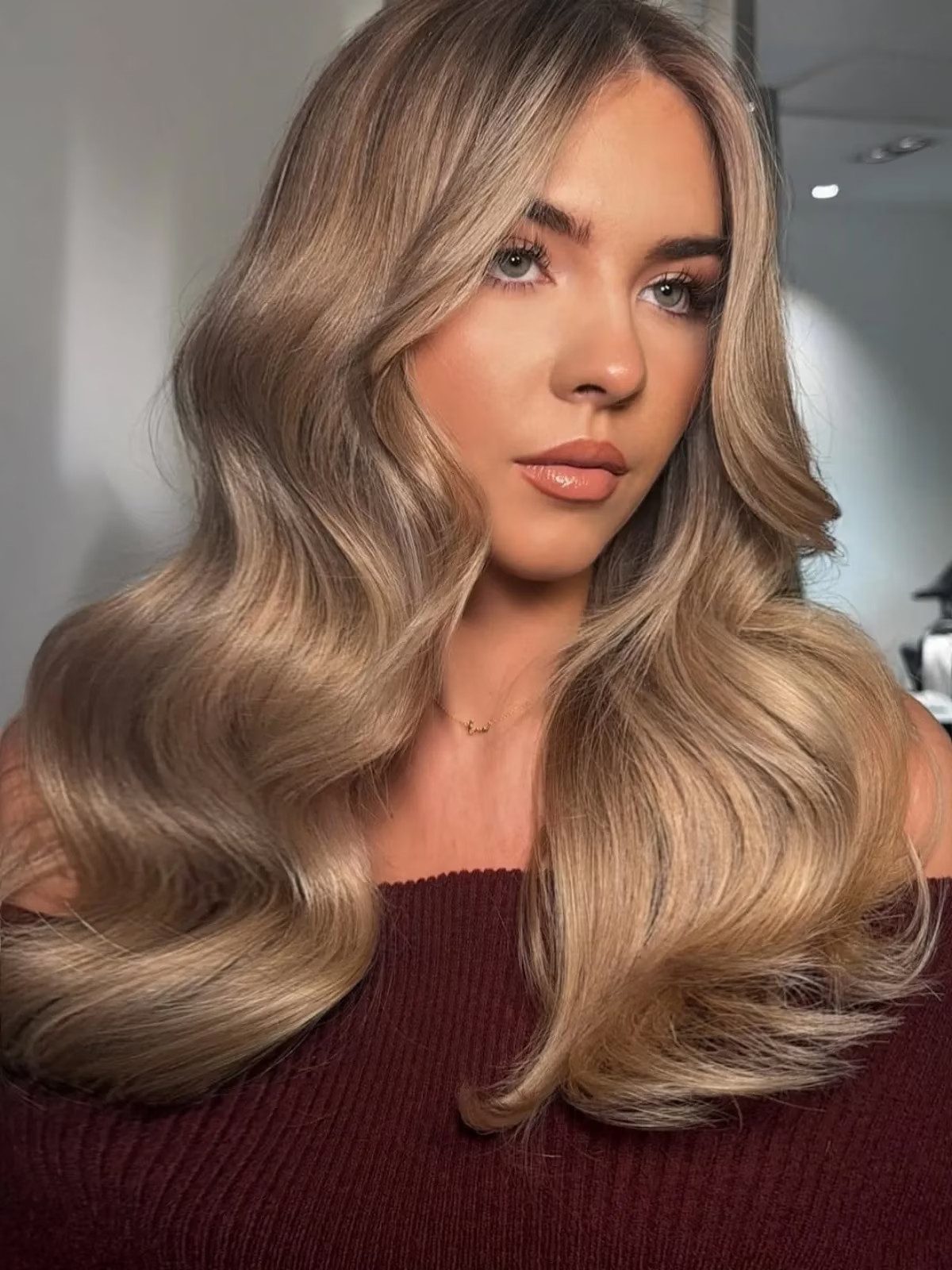 Voluminous Champagne Blonde Blowout Voluminous Champagne Blonde Blowout