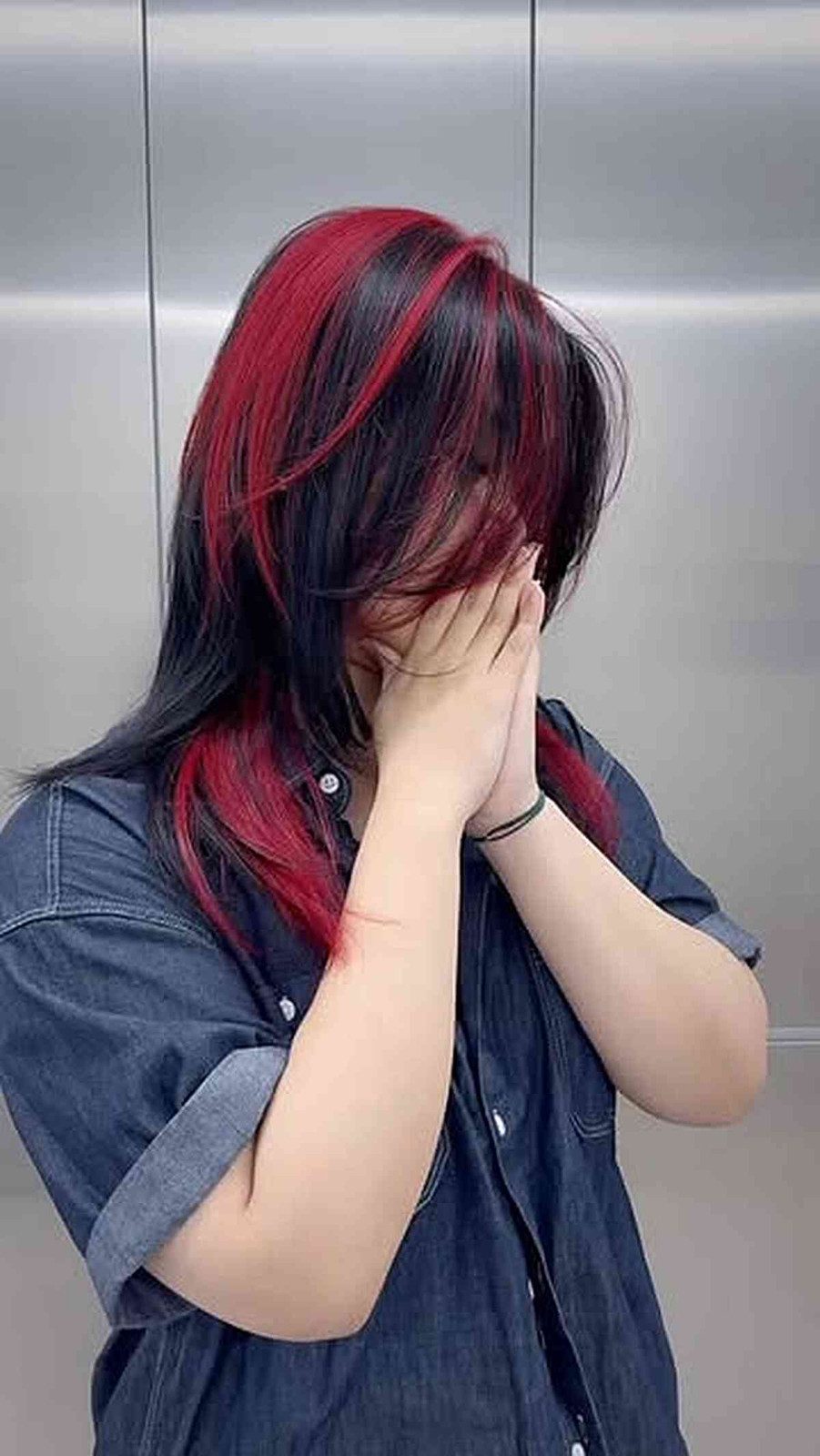 Thick Wavy Black With Red Highlights Thick Wavy Black With Red Highlights — Red and Black Hair