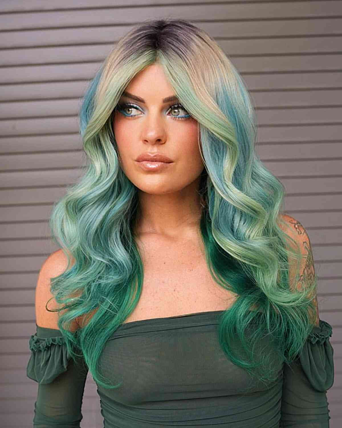 Mid-Back Visual Idea Mid-Back Visual Idea — Emerald Green Hair