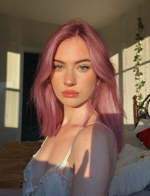 Shoulder Long Bob With Soft Rose Gold Shoulder Long Bob With Soft Rose Gold — Rose Gold Hair