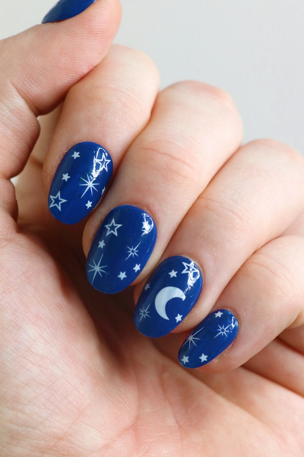 Visual Idea Visual Idea — Moon and Stars Nails