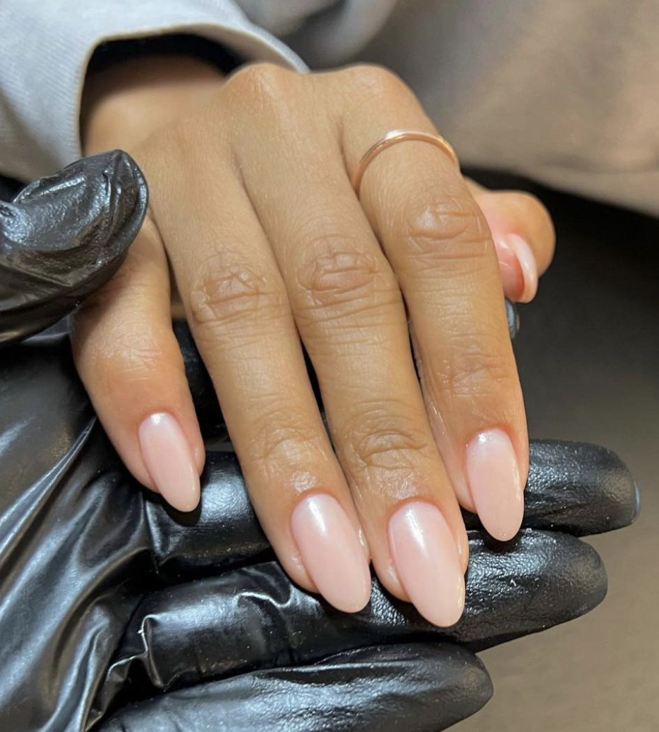 Light Pink Nude Glossy Medium Oval with Ring — Interview Nails