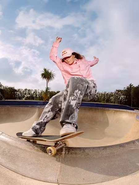 Tie-Dye Sweatpants and Hoodie: Athletic Skater Style Tie-Dye Sweatpants and Hoodie: Athletic Skater Style — Skater Girl Outfits