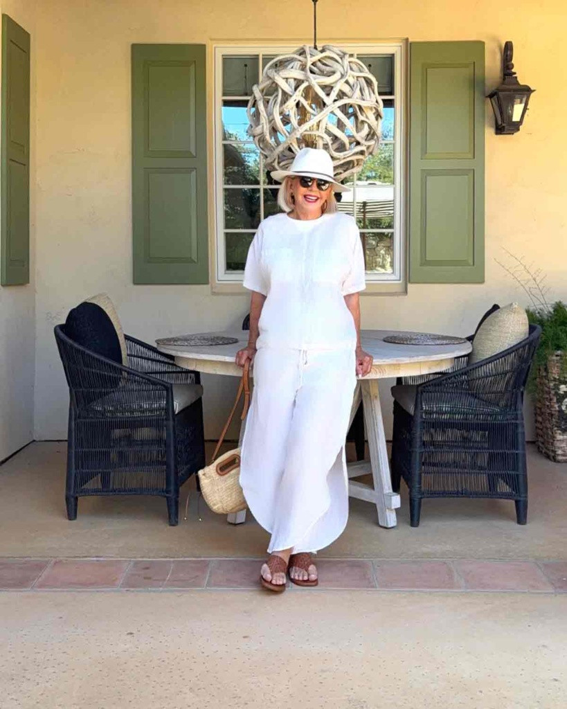 All-White Linen-Like Set for a Breezy Outdoor Wine Tasting All-White Linen-Like Set for a Breezy Outdoor Wine Tasting — Wine Tasting Outfits