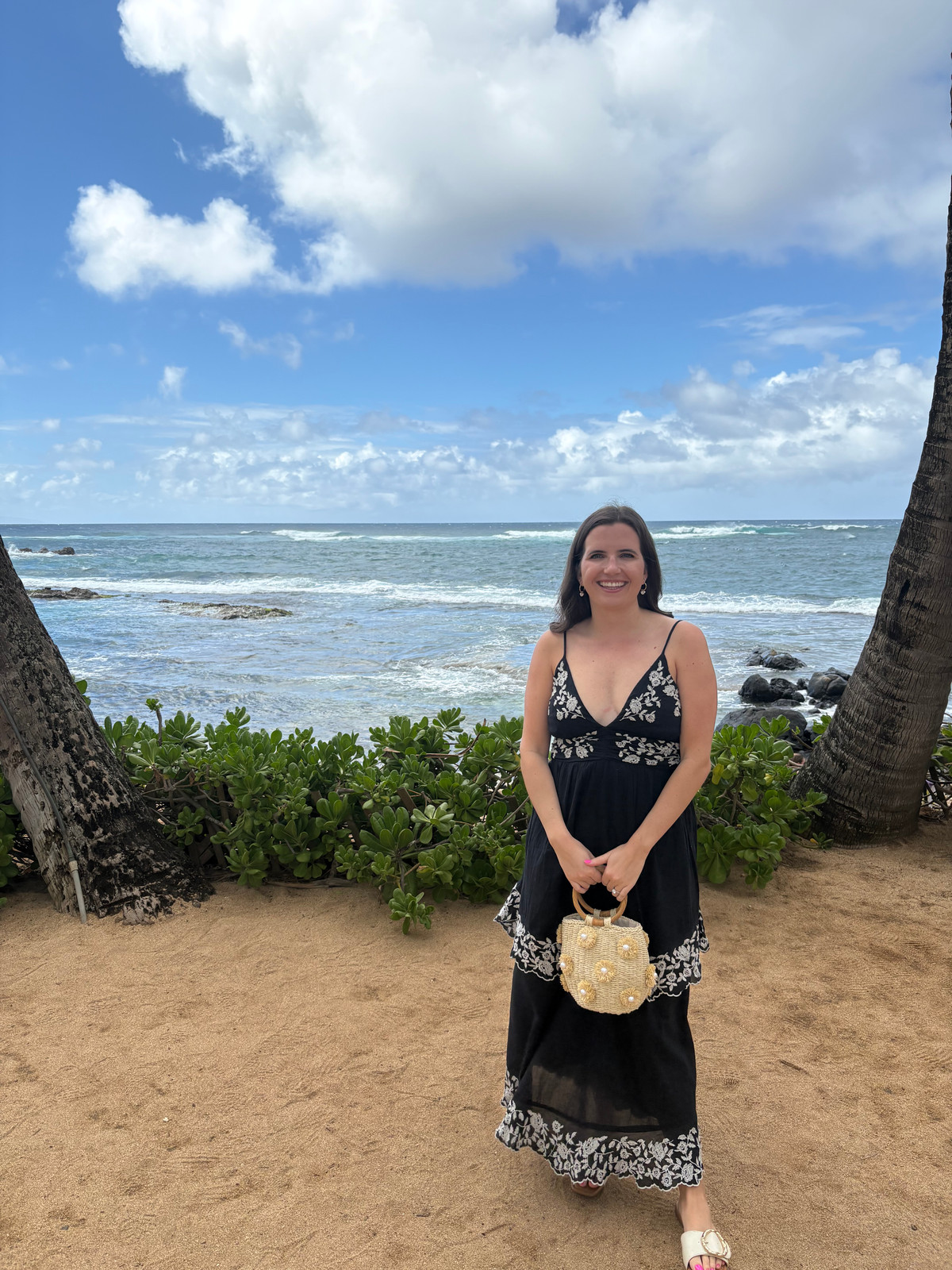 Black Floral Maxi Dress for Beach Evenings Black Floral Maxi Dress for Beach Evenings — Maui Outfits