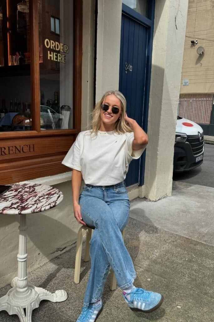 Classic Jeans and Tee for Effortless Daytime Style — Portugal Outfits
