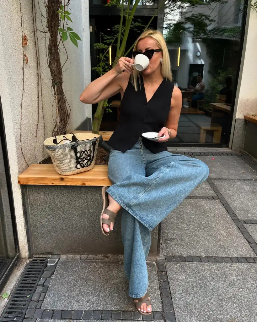 Casual Daytime Outfit Idea — Dark Wash Jeans Outfits
