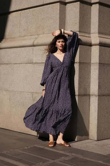 Tiered Maxi Dress in Floral Print for Effortless Daytime Chic Tiered Maxi Dress in Floral Print for Effortless Daytime Chic — Dresses to Hide Belly