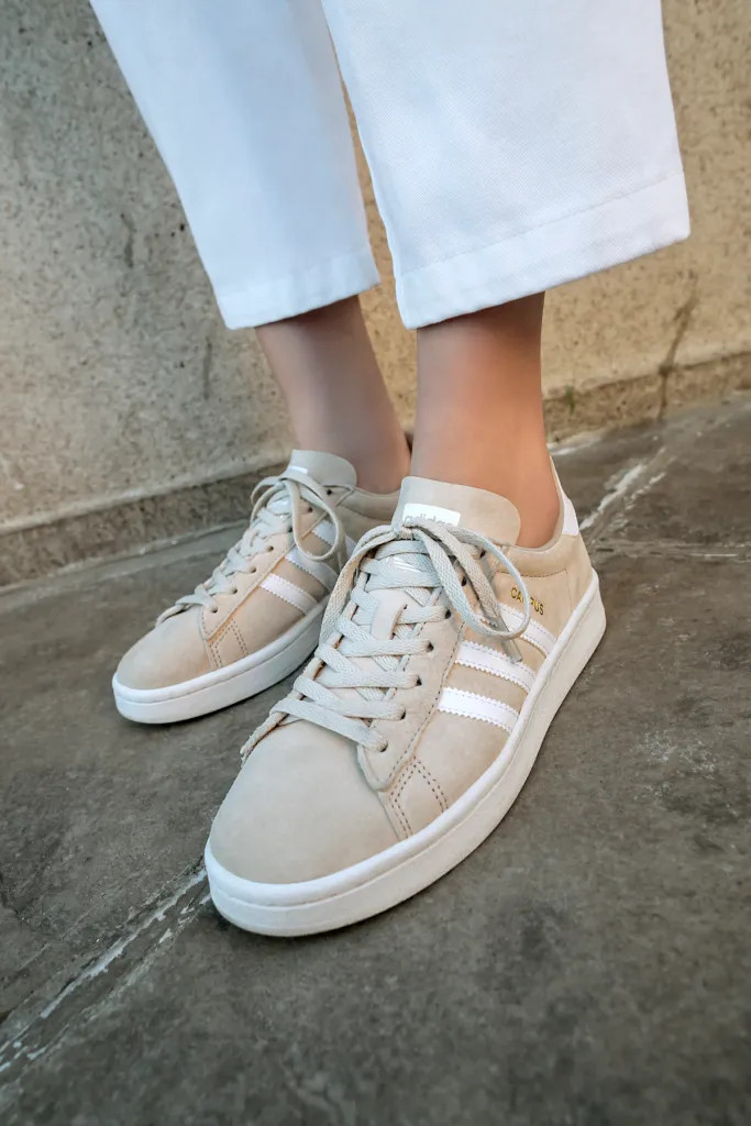Textured Minimalism: Beige Adidas Campus with White Trousers Textured Minimalism: Beige Adidas Campus with White Trousers — Adidas Campus Outfits