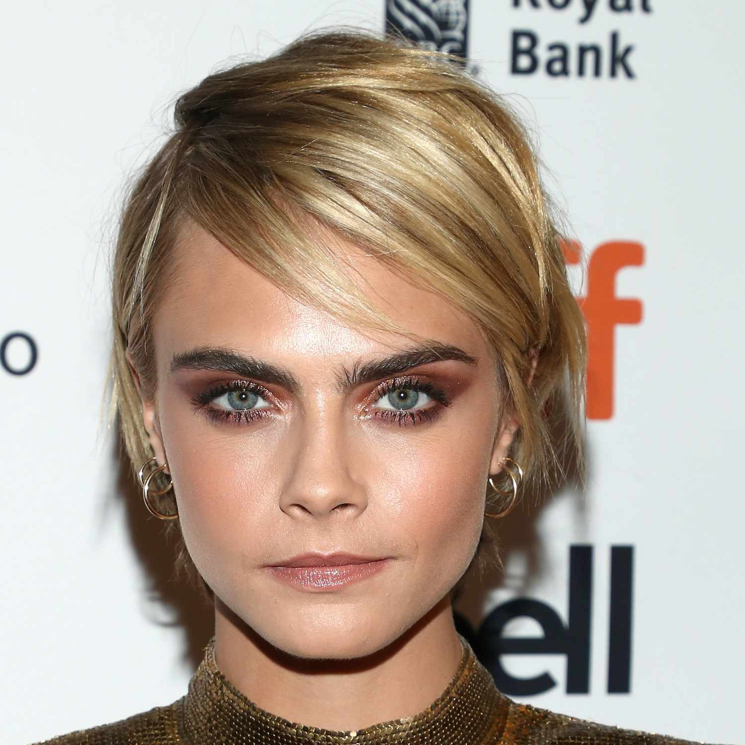 Textured Ash Blonde Sweep — Hairstyles for Growing Out a Pixie