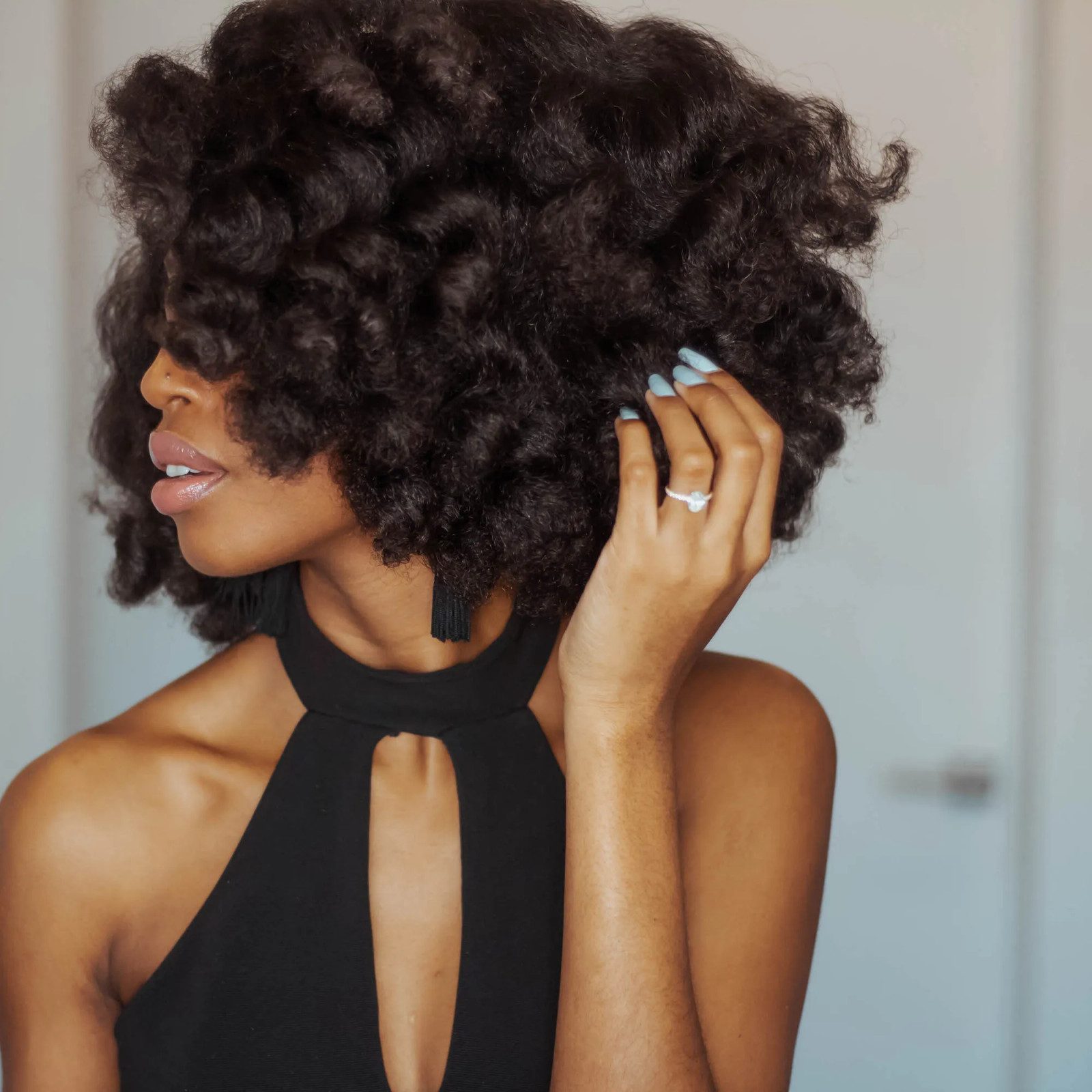 Short Coily Cut with Highlights — Flexi Rod Set